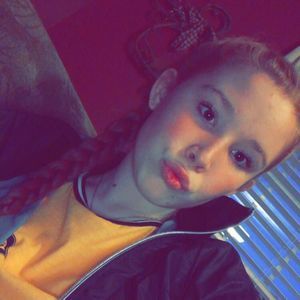 Meet your Posher, Alexis